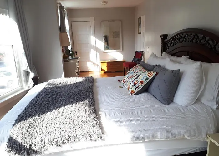 Hillside Landing B&B